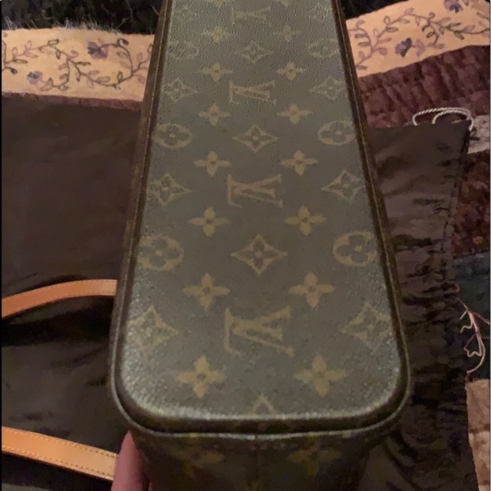 🧡🧡🧡🧡Authentic Louis Vuitton Luco SR0050 🧡 - Picture 7 of 8